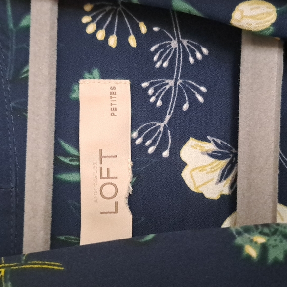 LOFT Petites Floral Career Top size S - Picture 2 of 6